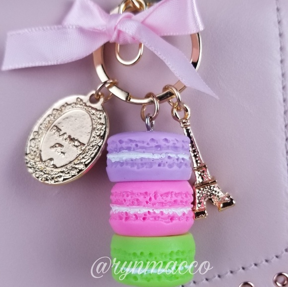 3 Tiered French Macaron Eiffel Keychain - Picture 3 of 7